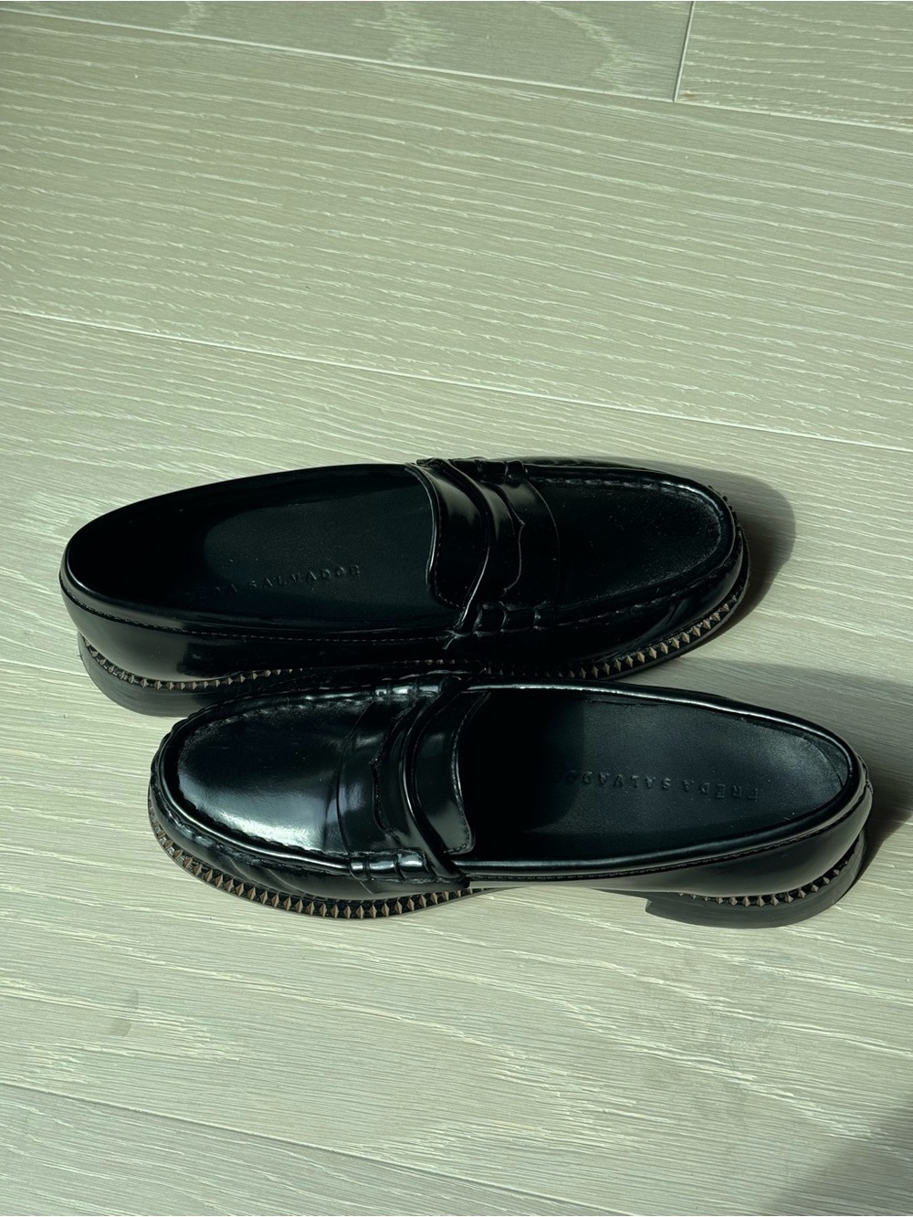 Freda Salvador Black Elba Penny Loafer, size 6.5